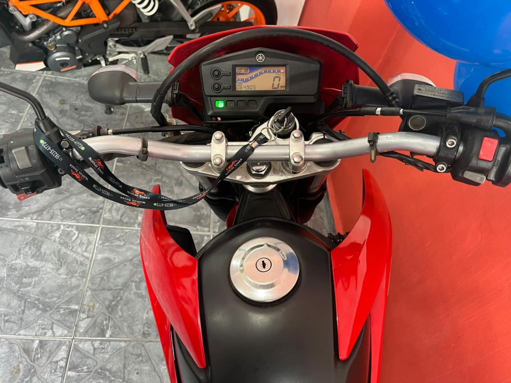 YAMAHA XTZ 250 - Foto