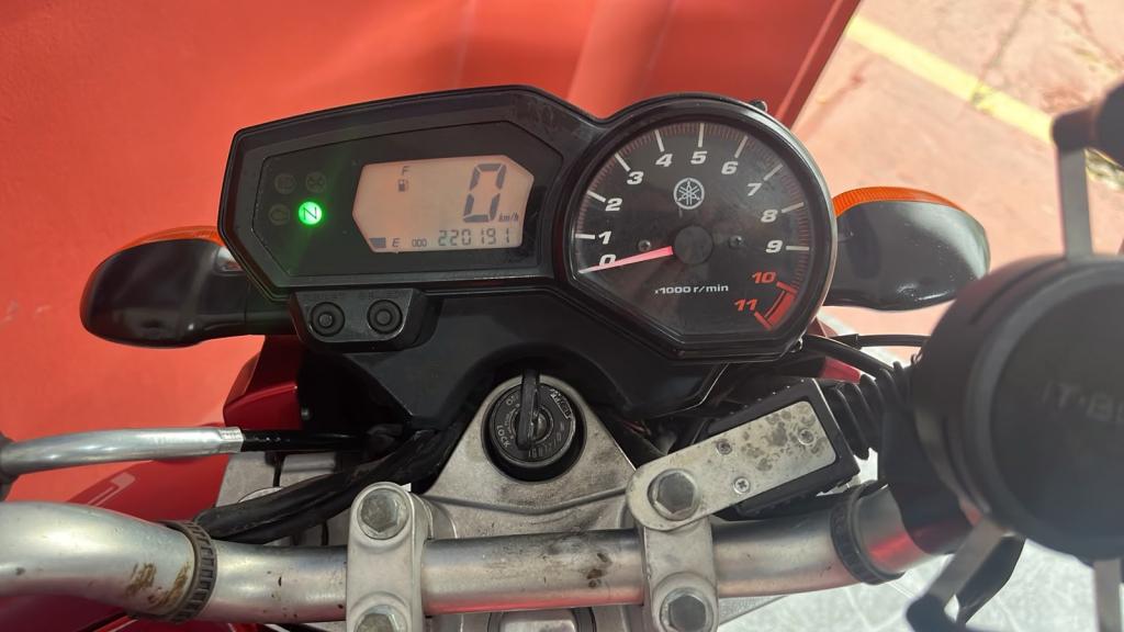 YAMAHA YS Fazer 250 - Foto