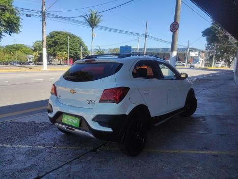 CHEVROLET Onix Hatch 1.4 4P FLEX ACTIV AUTOMÁTICO, Foto 2 CHEVROLET Onix Hatch 1.4 4P FLEX ACTIV AUTOMÁTICO, Foto 2