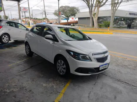 CHEVROLET Onix Hatch 1.4 4P FLEX LT, Foto 3