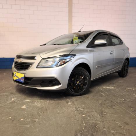 CHEVROLET Onix Hatch 1.4 4P FLEX LT, Foto 3