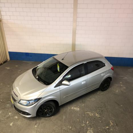 CHEVROLET Onix Hatch 1.4 4P FLEX LT, Foto 6