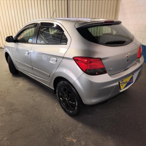 CHEVROLET Onix Hatch 1.4 4P FLEX LT, Foto 9
