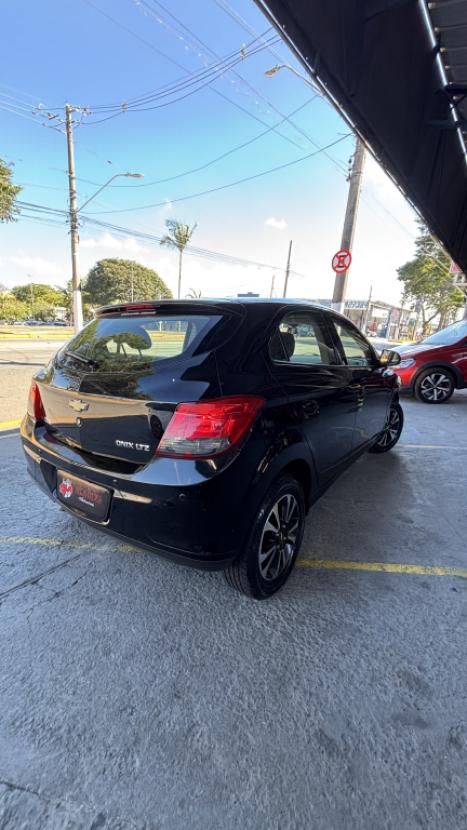 CHEVROLET Onix Hatch 1.4 4P FLEX LTZ AUTOM�TICO, Foto 2