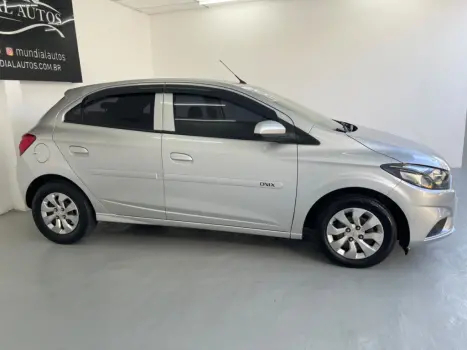 CHEVROLET Onix Hatch 1.0 12V 4P FLEX LT, Foto 2