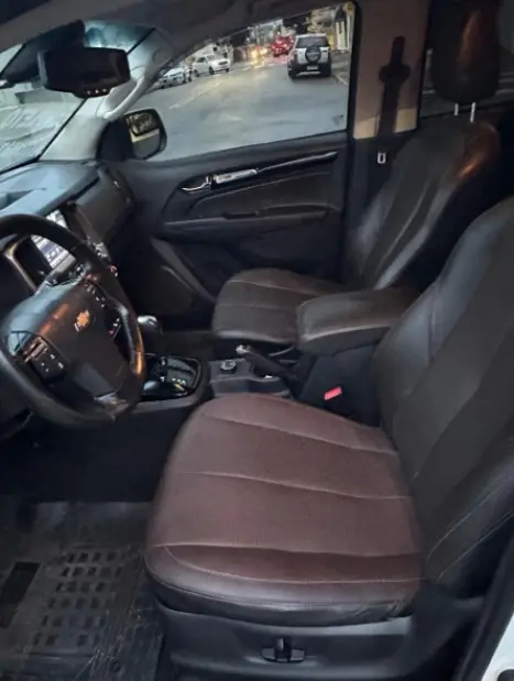 CHEVROLET S10 2.8 12V HIGH COUNTRY CABINE DUPLA 4X4 TURBO DIESEL AUTOM�TICO, Foto 3