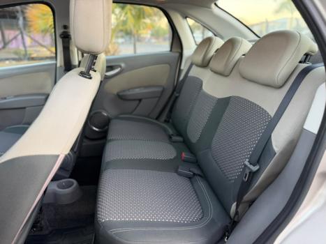 FIAT Grand Siena 1.6 16V 4P FLEX ESSENCE DUALOGIC AUTOMATIZADO, Foto 9