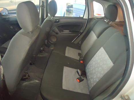 FORD Fiesta Hatch 1.6 4P, Foto 4