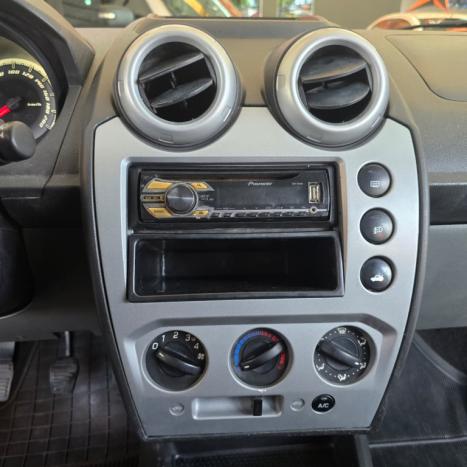 FORD Fiesta Sedan 1.6 4P ROCAM FLEX, Foto 13