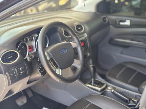 FORD Focus Hatch 2.0 16V 4P GHIA, Foto 9