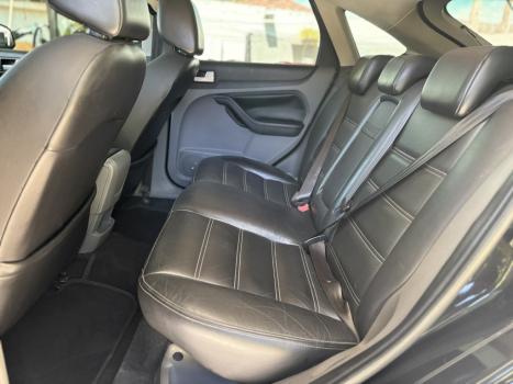 FORD Focus Hatch 2.0 16V 4P GHIA, Foto 10