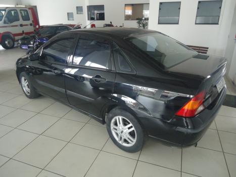 FORD Focus Sedan 2.0 16V 4P, Foto 2
