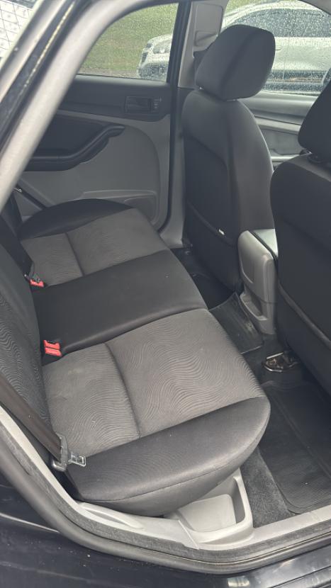 FORD Focus Sedan 2.0 16V 4P GLX, Foto 2