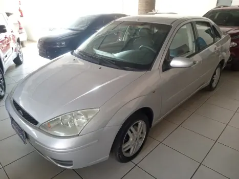 FORD Focus Sedan 2.0 16V 4P GHIA, Foto 1