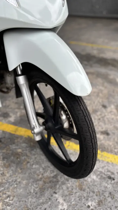 HONDA Biz 125 EX, Foto 6