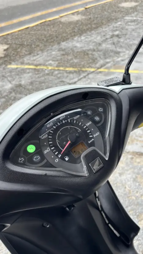 HONDA Biz 125 EX, Foto 9