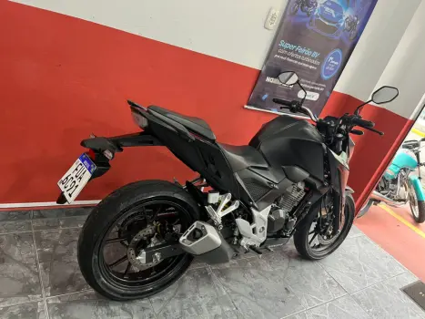 HONDA CB 300 F Twister FLEX CBS, Foto 4