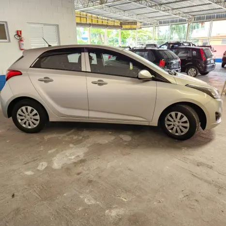 HYUNDAI HB 20 Hatch 1.6 16V 4P FLEX COMFORT PLUS AUTOMTICO, Foto 10