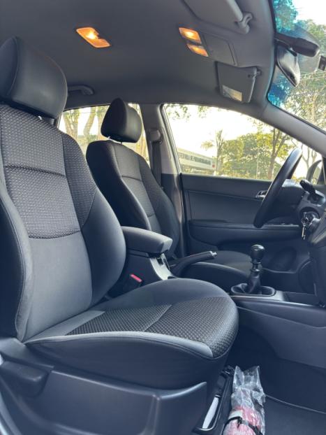 HYUNDAI I30 2.0 16V 4P, Foto 10