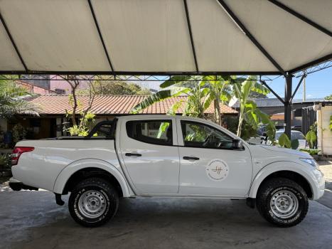 MITSUBISHI L 200 Triton 2.4 16V SPORT GL CABINE DUPLA TURBO DIESEL, Foto 6 MITSUBISHI L 200 Triton 2.4 16V SPORT GL CABINE DUPLA TURBO DIESEL, Foto 6