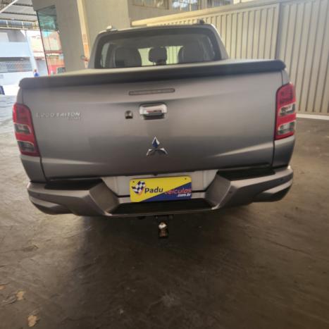 MITSUBISHI L 200 Triton 2.4 16V SPORT HPE 4X4 CABINE DUPLA TURBO DIESEL AUTOM�TICO, Foto 2