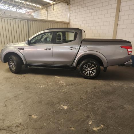 MITSUBISHI L 200 Triton 2.4 16V SPORT HPE 4X4 CABINE DUPLA TURBO DIESEL AUTOM�TICO, Foto 5