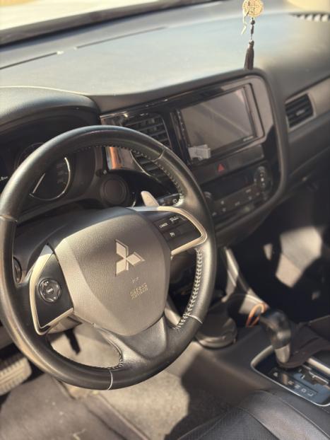 MITSUBISHI Outlander 2.0 16V 4P HPE AUTOM�TICO, Foto 3