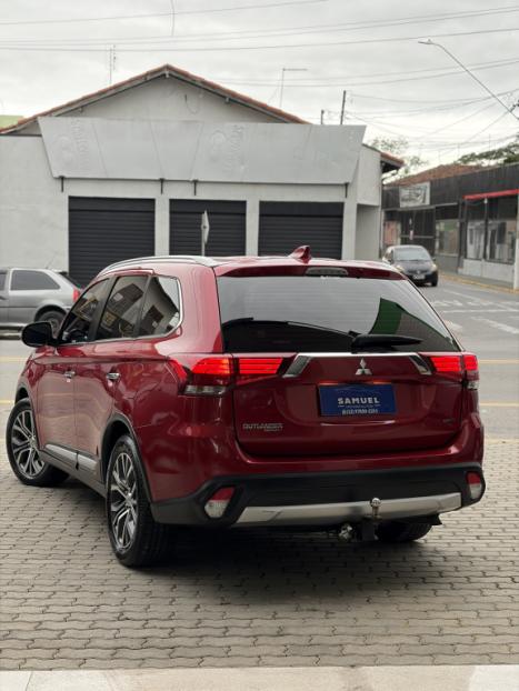 MITSUBISHI Outlander 2.2 16V 4P 4X4 DIESEL 7 LUGARES AUTOMÁTICO, Foto 2