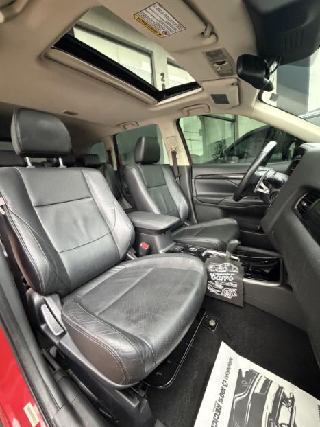 MITSUBISHI Outlander 2.2 16V 4P 4X4 DIESEL 7 LUGARES AUTOMÁTICO, Foto 6