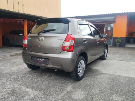 TOYOTA Etios Hatch 1.5 16V 4P FLEX XS AUTOM�TICO, Foto 2