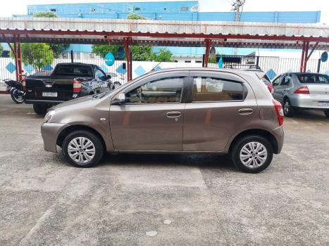 TOYOTA Etios Hatch 1.5 16V 4P FLEX XS AUTOM�TICO, Foto 8