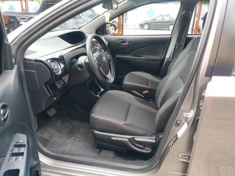 TOYOTA Etios Hatch 1.5 16V 4P FLEX XS AUTOM�TICO, Foto 12