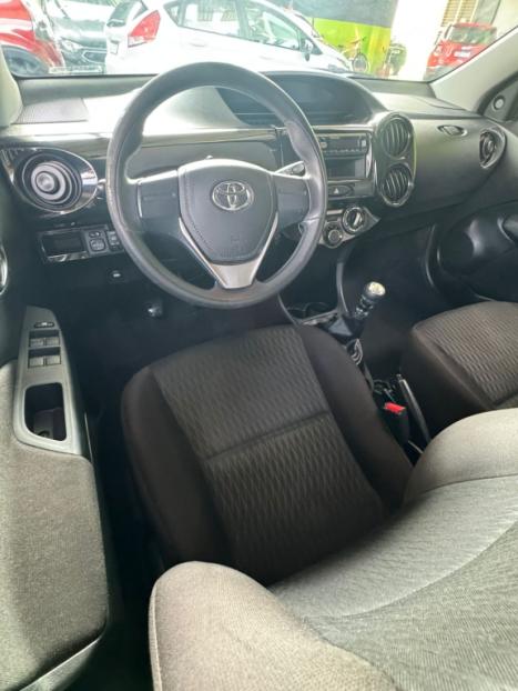 TOYOTA Etios Hatch 1.3 16V 4P FLEX X, Foto 8