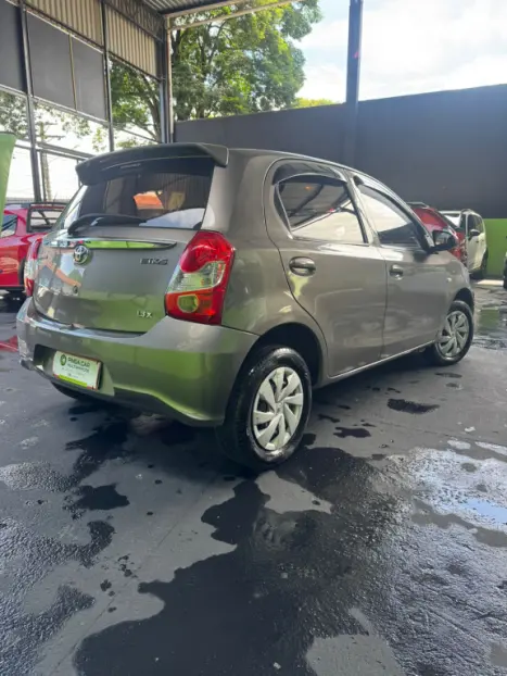 TOYOTA Etios Hatch 1.3 16V 4P FLEX X, Foto 12