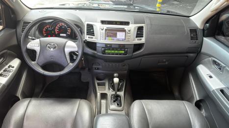 TOYOTA Hilux Caminhonete 3.0 16V 4P 4X4 SRV TURBO DIESEL CABINE DUPLA AUTOMTICO, Foto 8