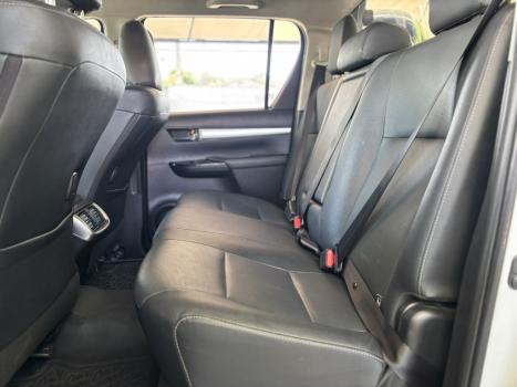 TOYOTA Hilux Caminhonete 2.8 16V SRX 4X4 DIESEL CABINE DUPLA AUTOM�TICO, Foto 10