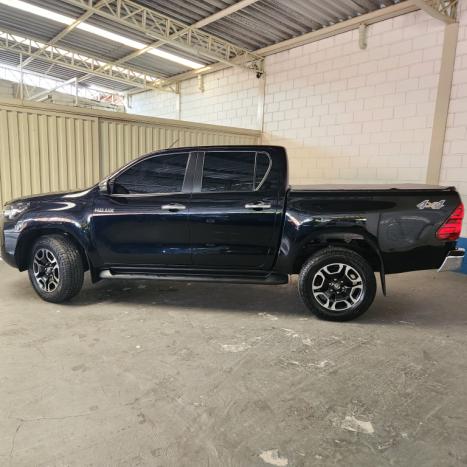 TOYOTA Hilux Caminhonete 2.8 16V SRV 4X4 DIESEL CABINE DUPLA AUTOM�TICO, Foto 4
