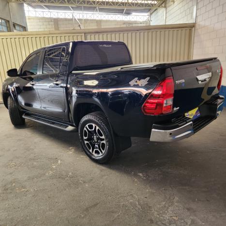 TOYOTA Hilux Caminhonete 2.8 16V SRV 4X4 DIESEL CABINE DUPLA AUTOM�TICO, Foto 5