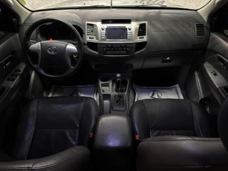 TOYOTA Hilux Caminhonete 3.0 4P 4X4 SRV TURBO DIESEL CABINE DUPLA AUTOM�TICO, Foto 7