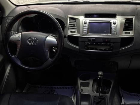 TOYOTA Hilux Caminhonete 3.0 4P 4X4 SRV TURBO DIESEL CABINE DUPLA AUTOM�TICO, Foto 9