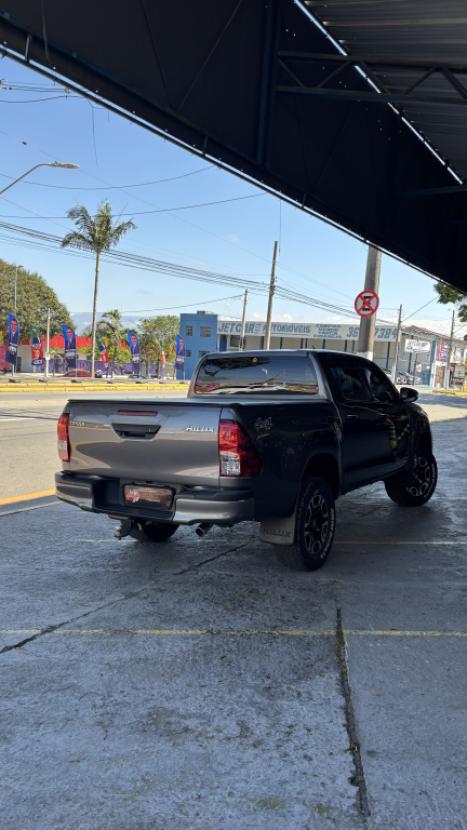 TOYOTA Hilux Caminhonete 2.8 16V 4P POWER PACK TURBO DIESEL 4X4 CABINE DUPLA, Foto 2
