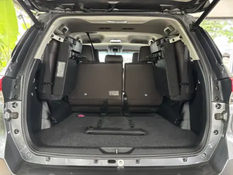 TOYOTA Hilux SW4 2.8 16V 4P SRX 4X4 7 LUGARES TURBO DIESEL AUTOM�TICO, Foto 11