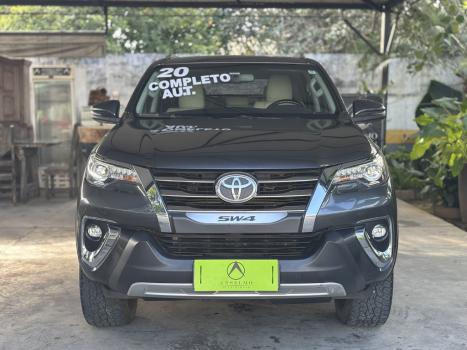 TOYOTA Hilux SW4 2.8 4P SRX 4X4 DIAMOND 7 LUGARES TURBO DIESEL AUTOM�TICO, Foto 2