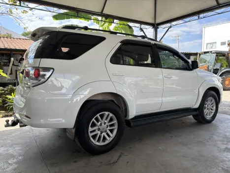 TOYOTA Hilux SW4 3.0 16V 4P SRV 4X4 7 LUGARES TURBO DIESEL AUTOMTICO, Foto 5