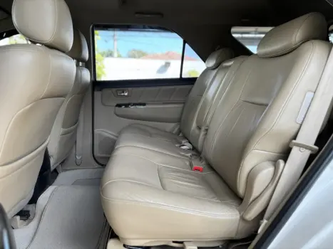 TOYOTA Hilux SW4 3.0 16V 4P SRV 4X4 7 LUGARES TURBO DIESEL AUTOMTICO, Foto 8
