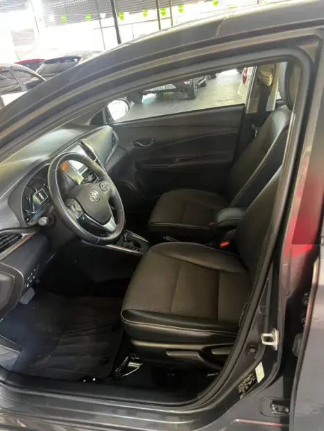 TOYOTA Yaris Sedan 1.5 16V 4P FLEX XS MULTIDRIVE AUTOMTICO CVT, Foto 4