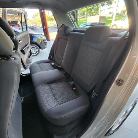 VOLKSWAGEN Fox 1.6 4P, Foto 9