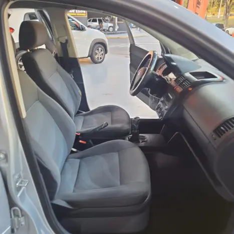 VOLKSWAGEN Polo Sedan 1.6 4P, Foto 8