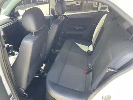 VOLKSWAGEN Voyage 1.0 4P FLEX, Foto 4