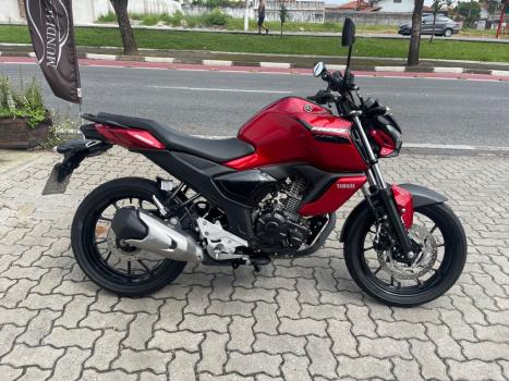 YAMAHA FZ 15 Fazer ABS, Foto 1